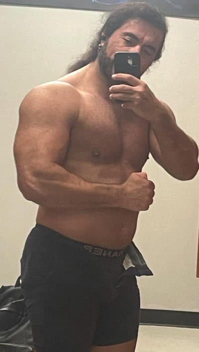 An image in Massimo's male escort portfolio