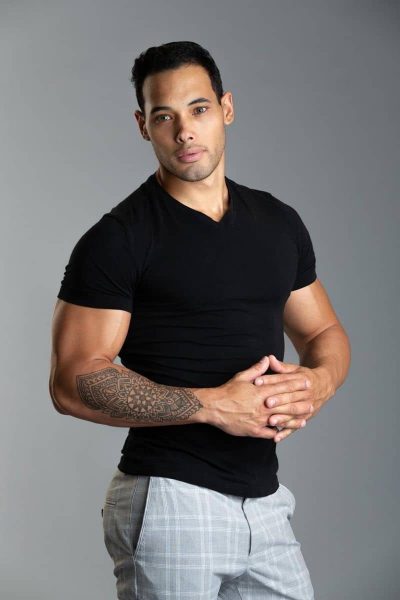 An image in Alexandro's male escort portfolio