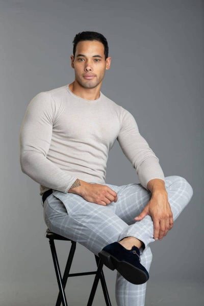 An image in Alexandro's male escort portfolio