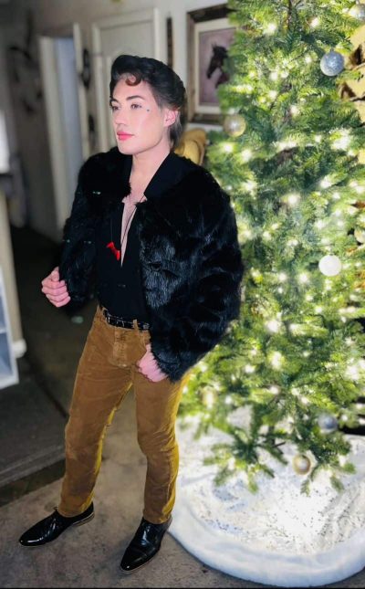 An image in Billy's male escort portfolio