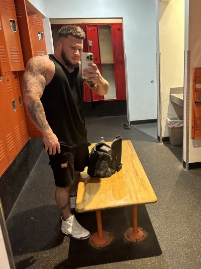 An image in Benny's male escort portfolio