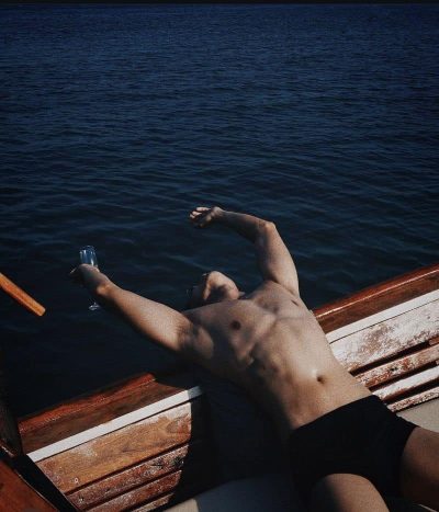 An image in Pizh's male escort portfolio