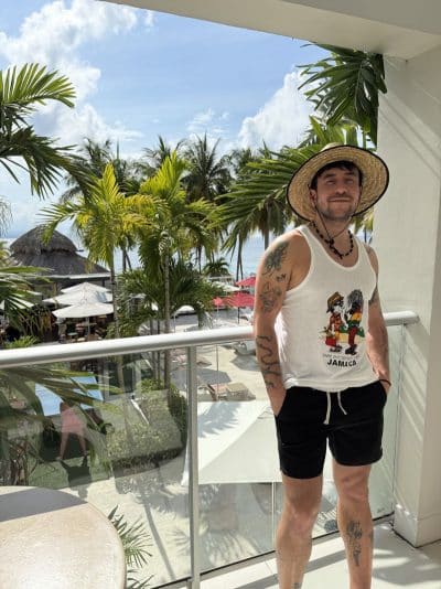 An image in Alex's male escort portfolio