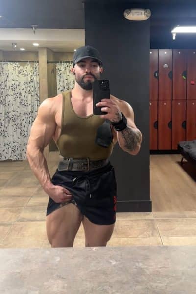 An image in Eddie's male escort portfolio