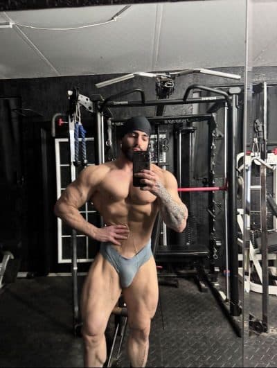 An image in Eddie's male escort portfolio
