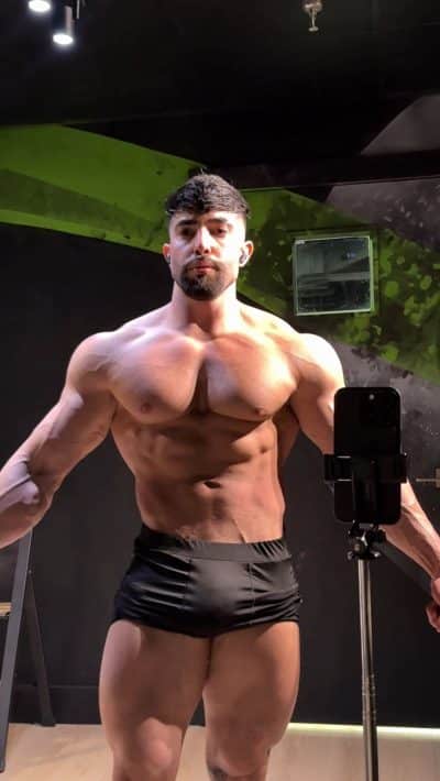 An image in Eddie's male escort portfolio