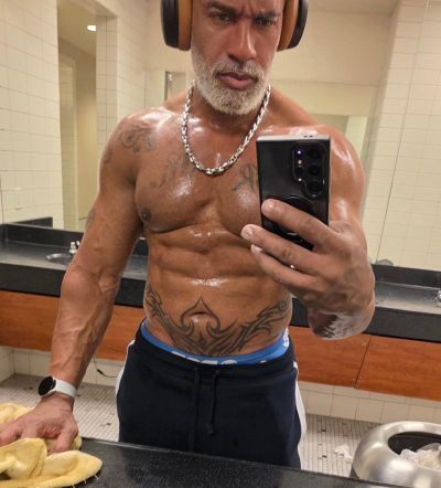 An image in Kenny's male escort portfolio