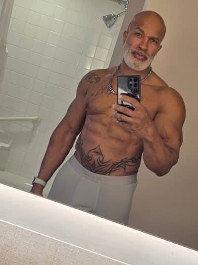 An image in Kenny's male escort portfolio