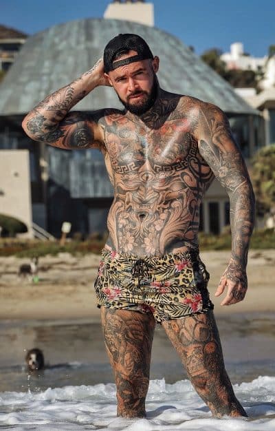 An image in Xander's male escort portfolio