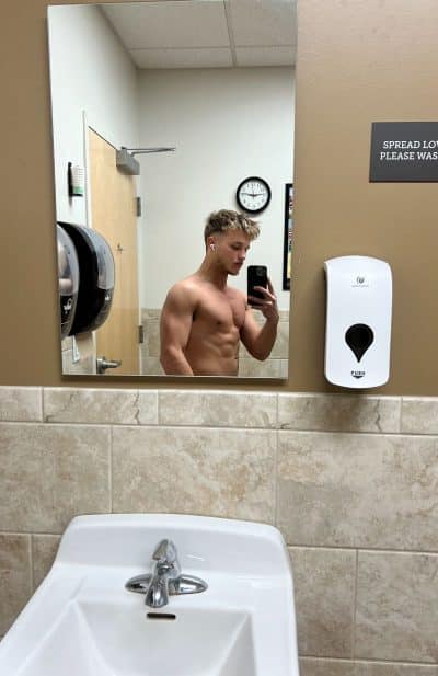 An image in Raphael's male escort portfolio