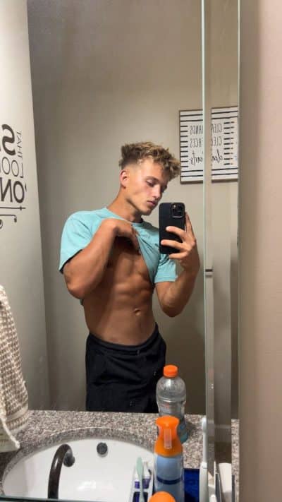 An image in Raphael's male escort portfolio