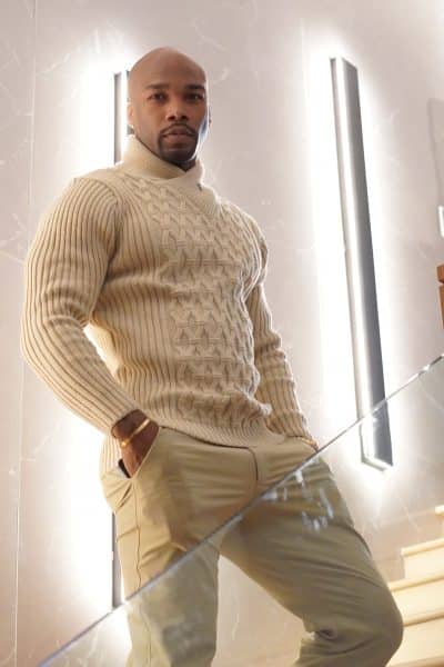 An image in Monroe Black's male escort portfolio