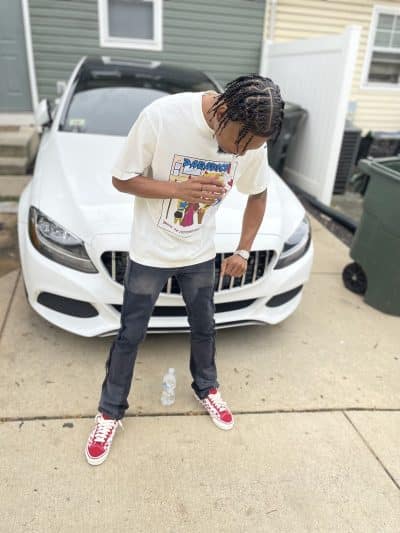 An image in Nate's male escort portfolio