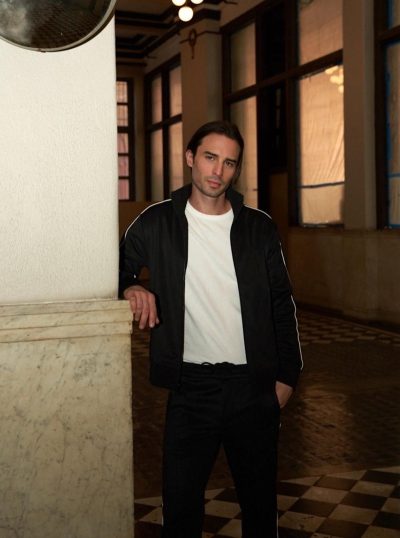 An image in Rob's male escort portfolio