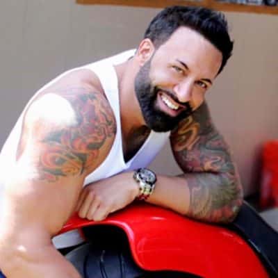 Male Escort Robby