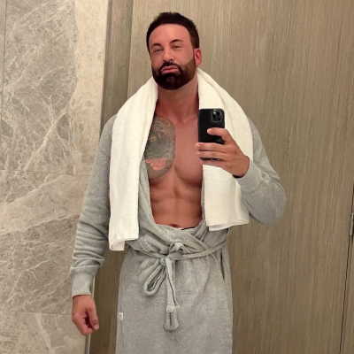 Male Escort Robby