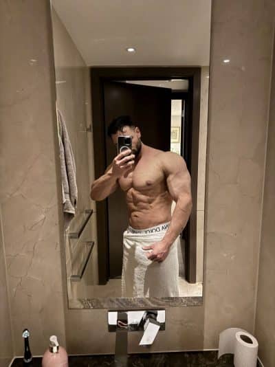 An image in Dante's male escort portfolio