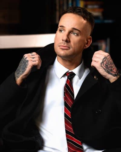 An image in Masin's male escort portfolio