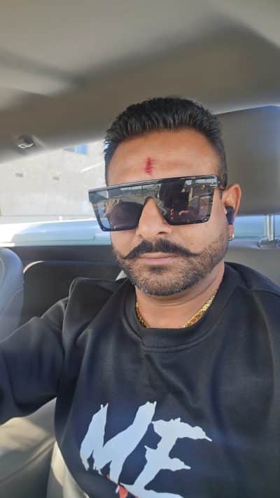 An image in Raj's male escort portfolio