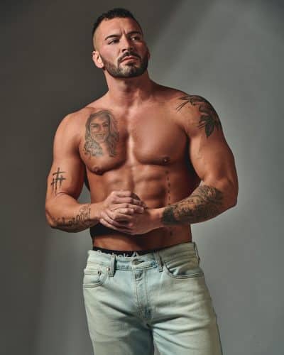 An image in Dominic's male escort portfolio