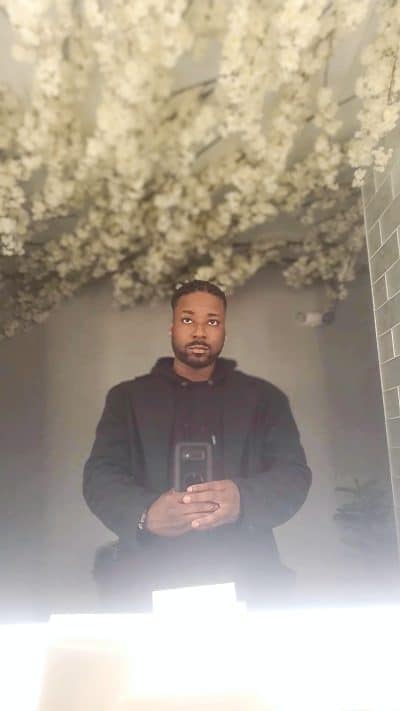 An image in Lance's male escort portfolio