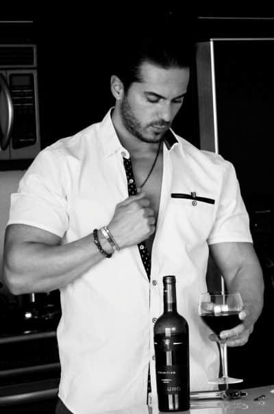 An image in Mauro's male escort portfolio