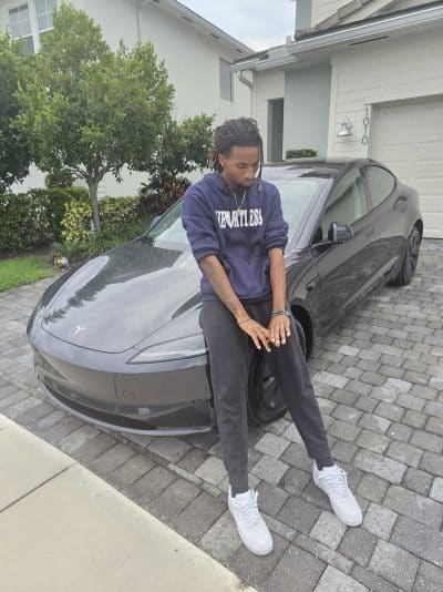 An image in JD's male escort portfolio