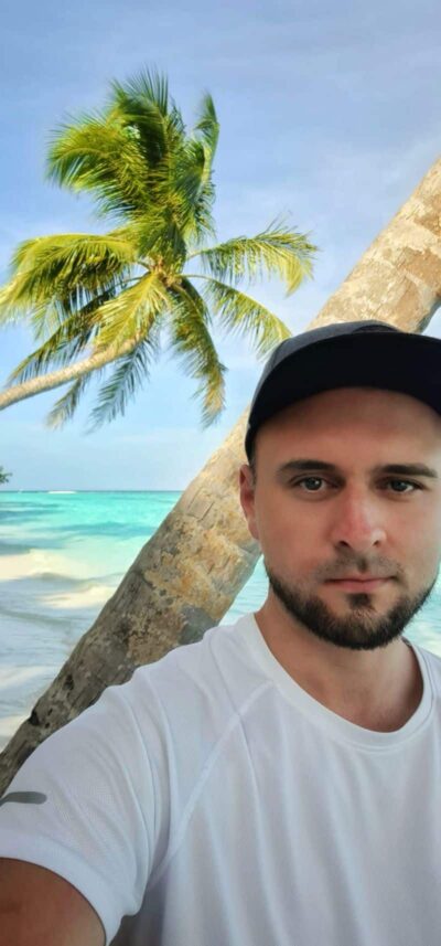 An image in Artur's male escort portfolio