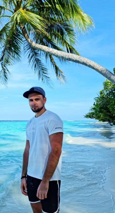 An image in Artur's male escort portfolio