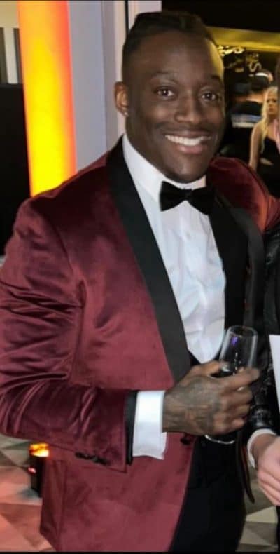 An image in Alex's male escort portfolio