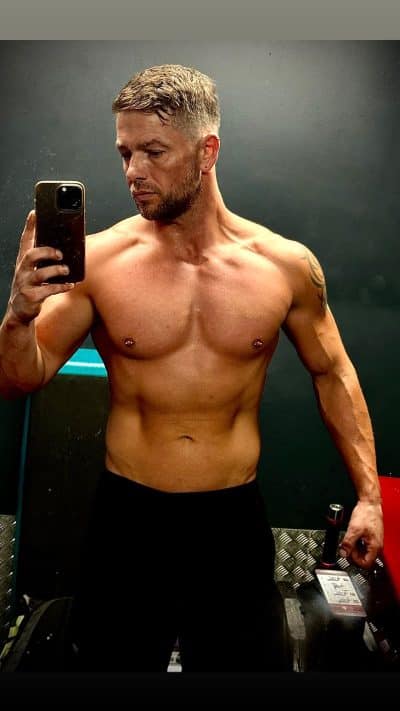 An image in Billy's male escort portfolio