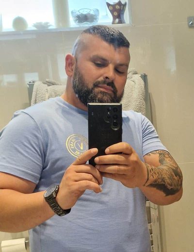 An image in Emyl's male escort portfolio