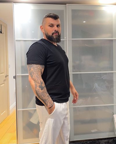 An image in Emyl's male escort portfolio