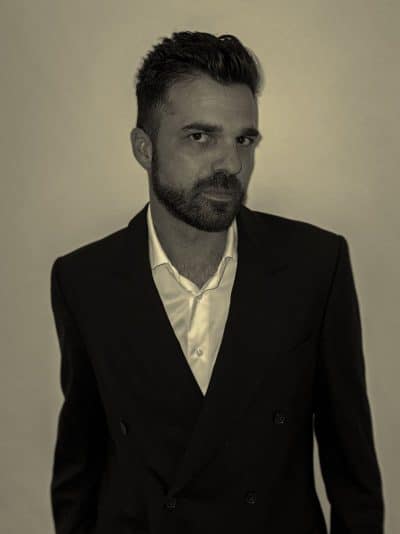 An image in Emanuele's male escort portfolio