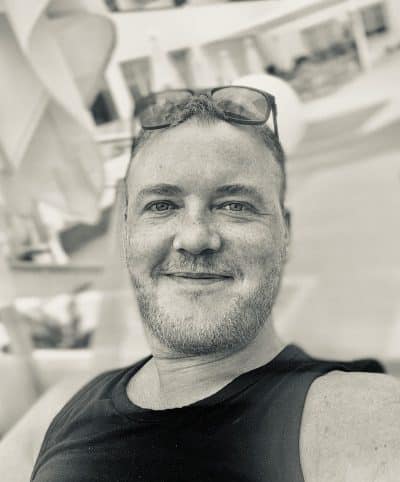 An image in James Devereaux 's male escort portfolio