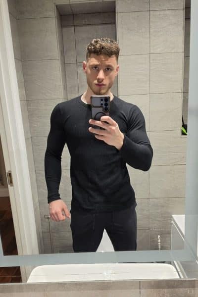 An image in Fernando's male escort portfolio
