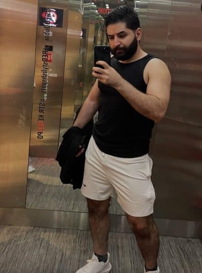 An image in Emyl's male escort portfolio