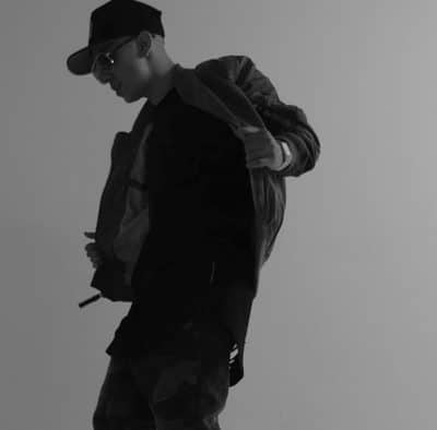 An image in H's male escort portfolio