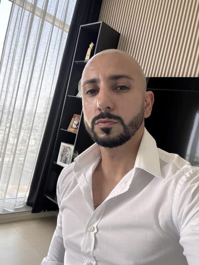 An image in H's male escort portfolio