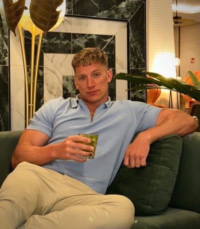 An image in Zander's male escort portfolio