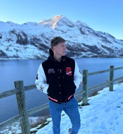 An image in Zander's male escort portfolio
