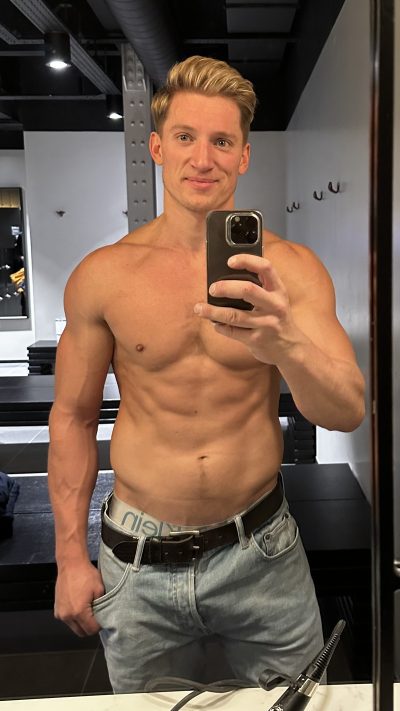 An image in Zander's male escort portfolio