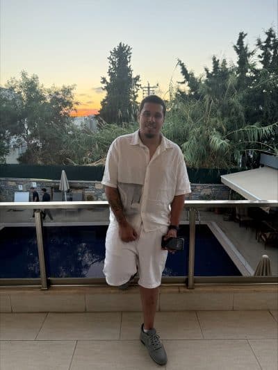 An image in Luis's male escort portfolio