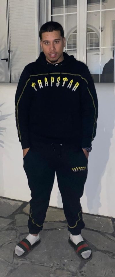 An image in Luis's male escort portfolio