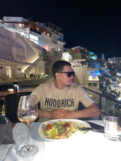 An image in Luis's male escort portfolio