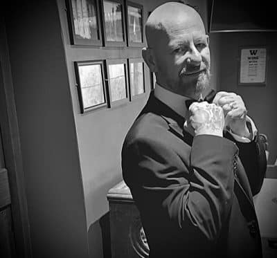 An image in Wil's male escort portfolio