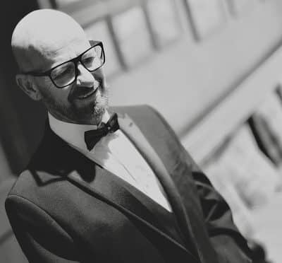 An image in Wil's male escort portfolio