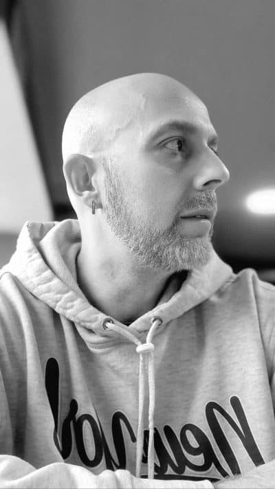 An image in Geo's male escort portfolio