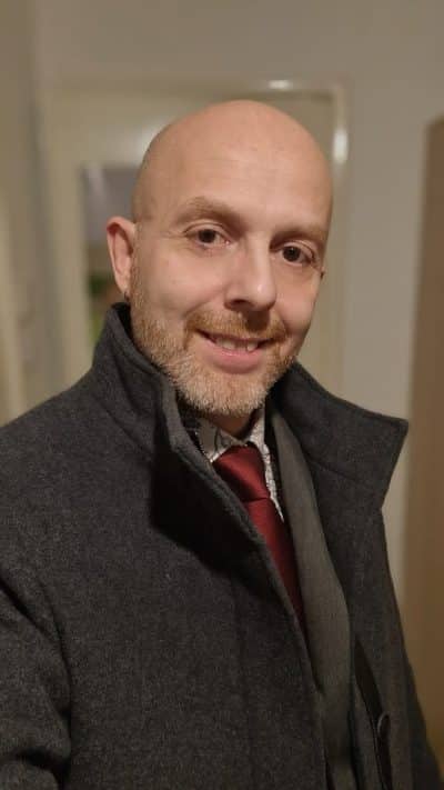 An image in Geo's male escort portfolio