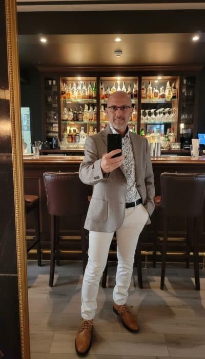 An image in Geo's male escort portfolio